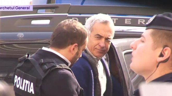 Favoritul prezidențialelor din România, Călin Georgescu, oprit în trafic și reținut: A fost dus la Parchetul General pentru audieri